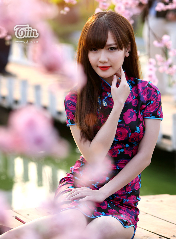 公车上扒开双腿吮花蒂视频
